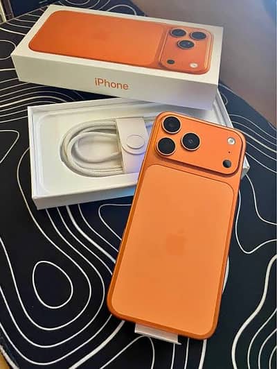 17 Pro Max 256 GB. FACTORY UNLOCKED