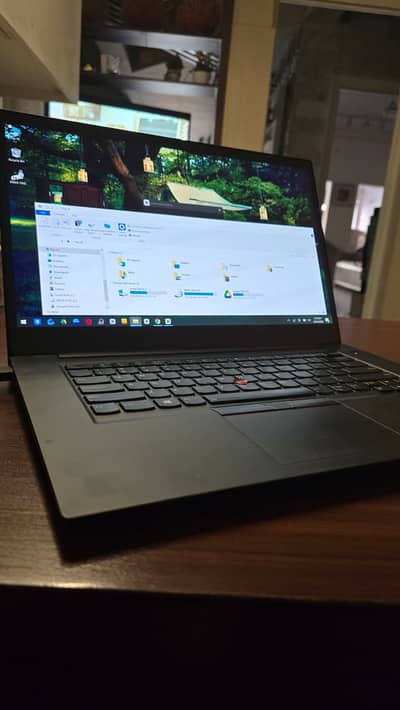 LENOVO THINKPAD P1