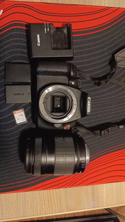 Canon EOS Rebel T5 (1200D). READ DESCRIPTION.