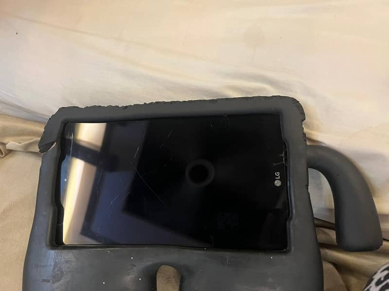 LG tablet 1