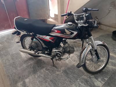 Honda CD 70 2025