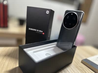 Xiaomi 15 Ultra very clean dvice