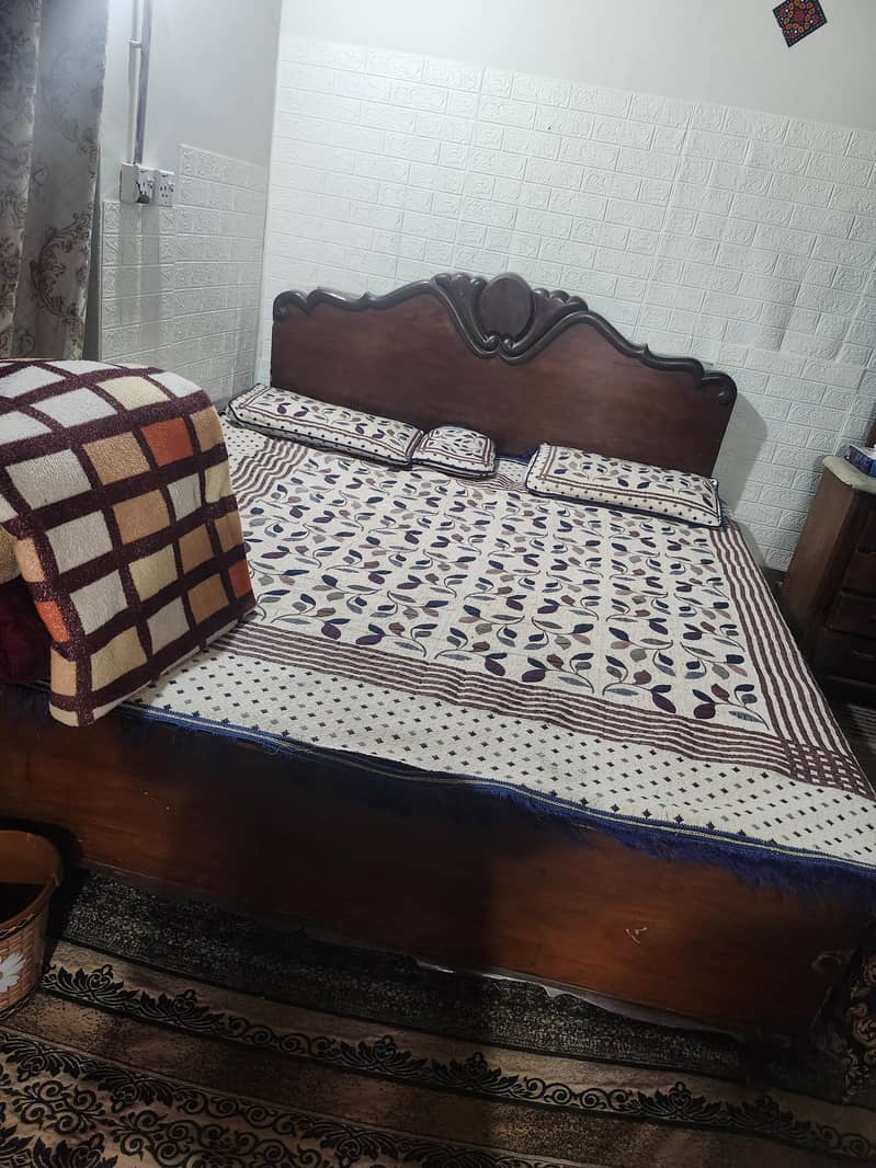 double bed and dressing table 1