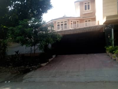 I-8 Beautiful Upper Portion For Rent.