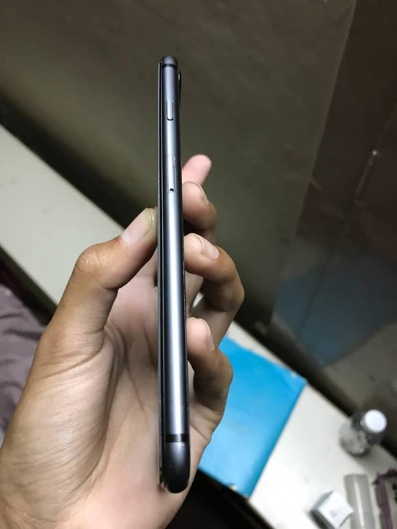 Apple Iphone 8 plus 4