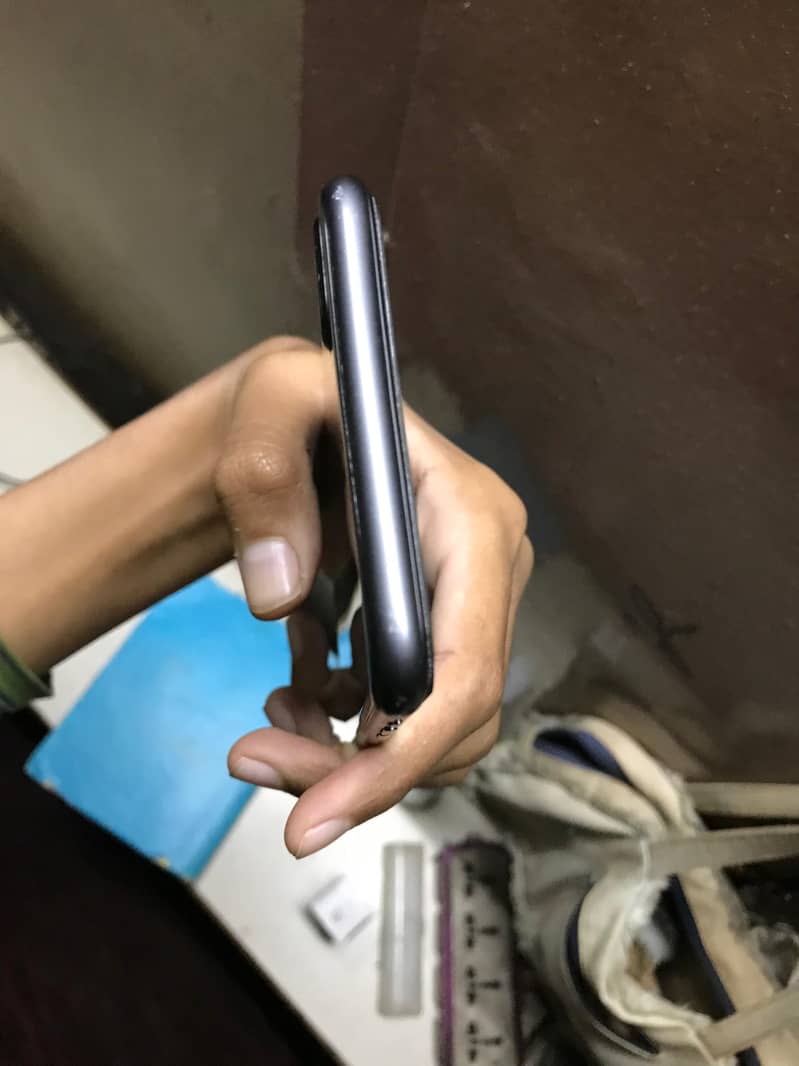 Apple Iphone 8 plus 5