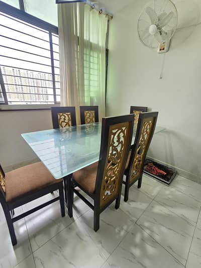 6 persons dining table