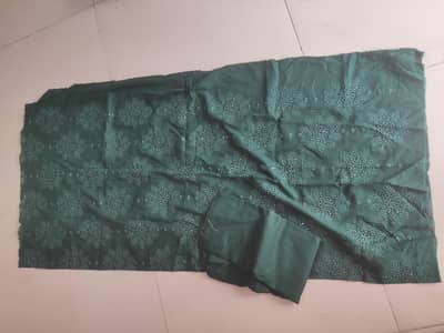 4 suitss available in sticht