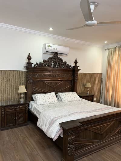 Chinoti king size bed with 2 side tables and dressing