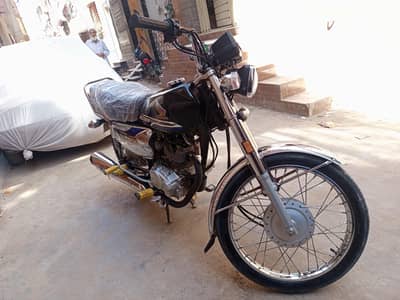 Honda 125 Chrome Edition