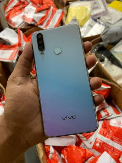 vivo y17 8/256 pta approved front glass crack