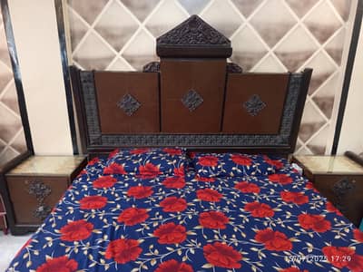 king size bed wth side tables/ wardrobe/ dressing table/dressing chair