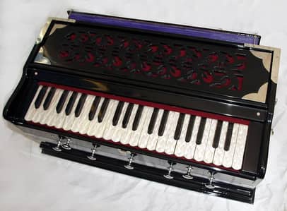 German Jubilet 3Set  Harmonium For Sale