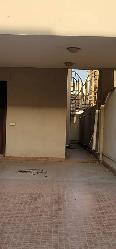 Quaid Villas 200sq yd Close to Entrance of BTK 3Bed One Unit Villas FOR SALE