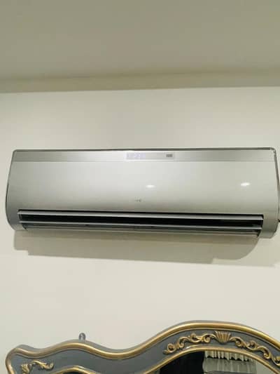 2 Split Acs of Gree. 1 Orient. 1.5Ton.