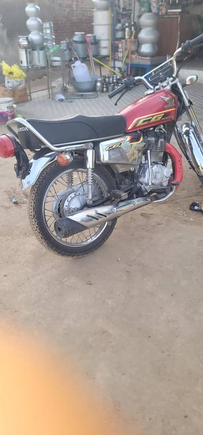 125 self start 2023 model 9/10 condition all functions are working