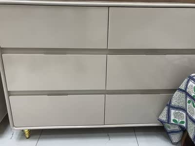 Bouble double bed with complete set pin pack not a single day use.