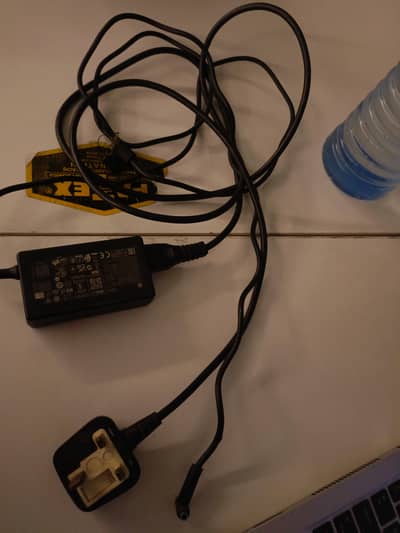 HP Laptop Charger Blue Pin original 9 / 10 condition 65 W