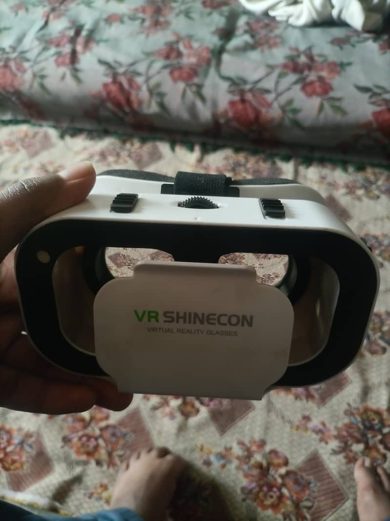VR glasses 0