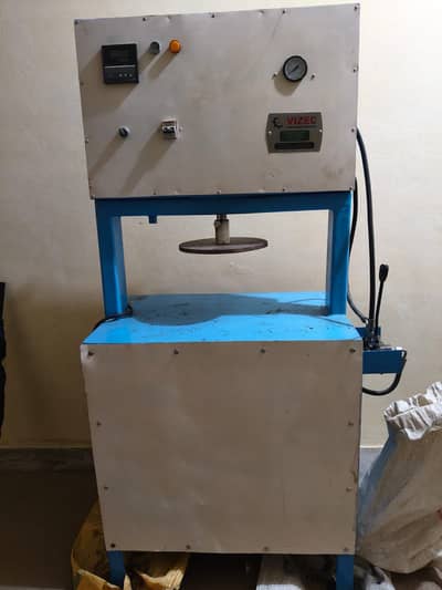 Disposable paper plates