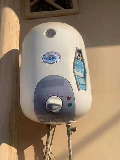 2 units of geysers  Mint condition