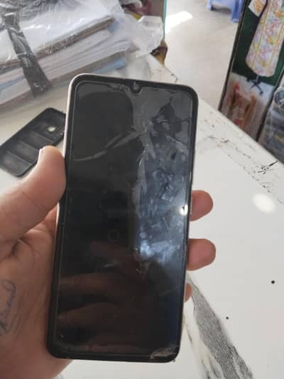 vivo y19 bilkul ok chalta he urgent sale plz call penal break he bas