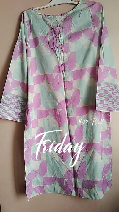 ya new orignal popular brand ki kurtie hy stuff lawn