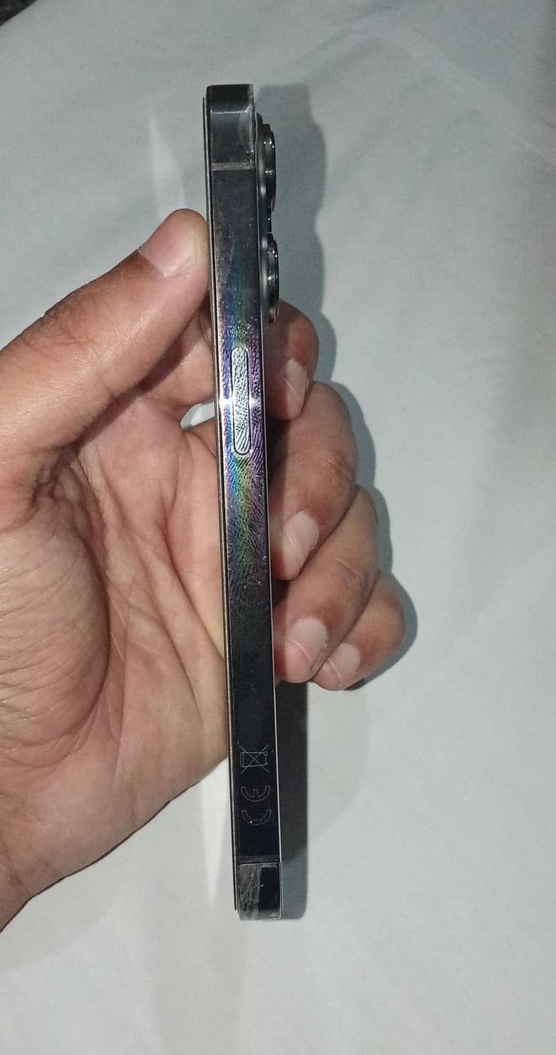 iPhone 13 Pro Graphite 3