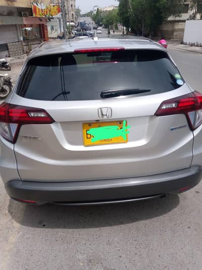 Honda Vezel Automatic full genuine model 2014 registration 2017