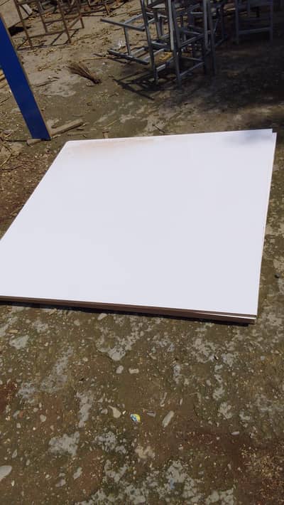 class room bord siz 4*4 ft