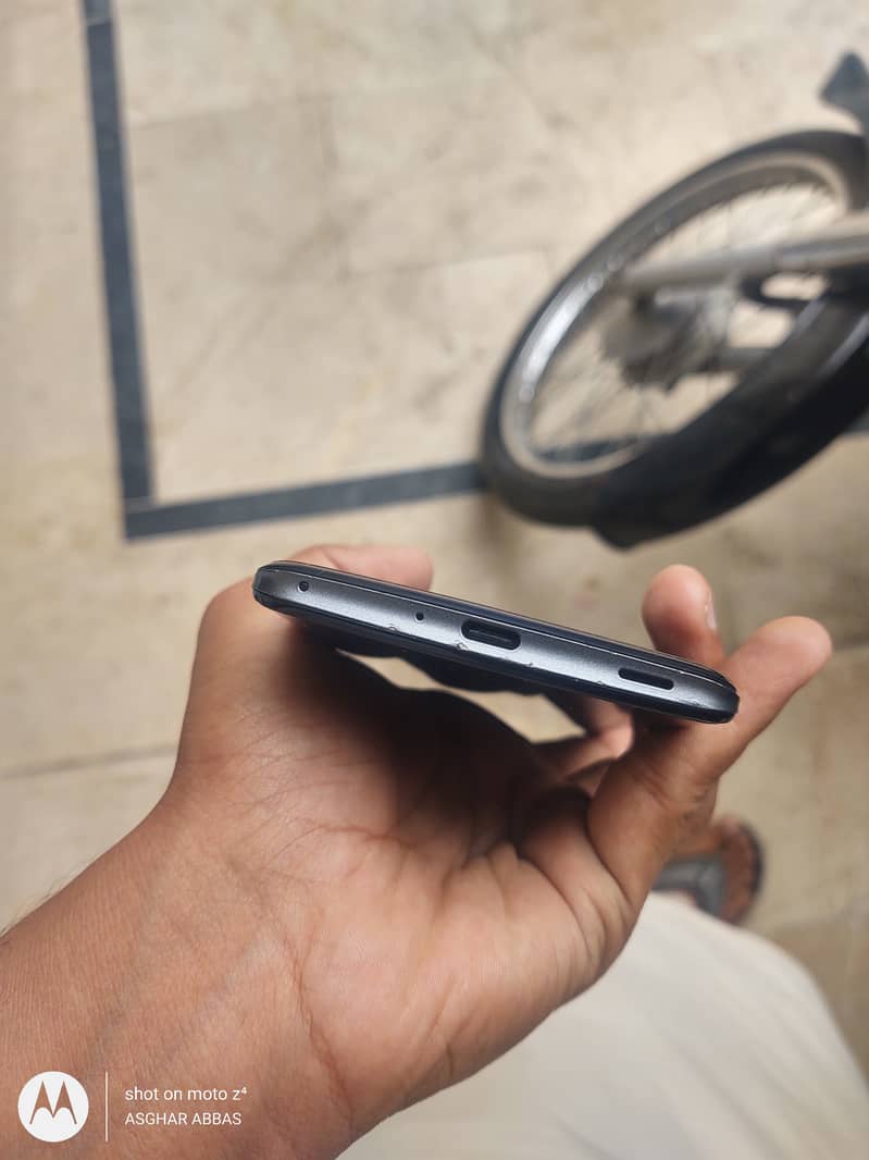 Model: AQUOS ZERO 2 3