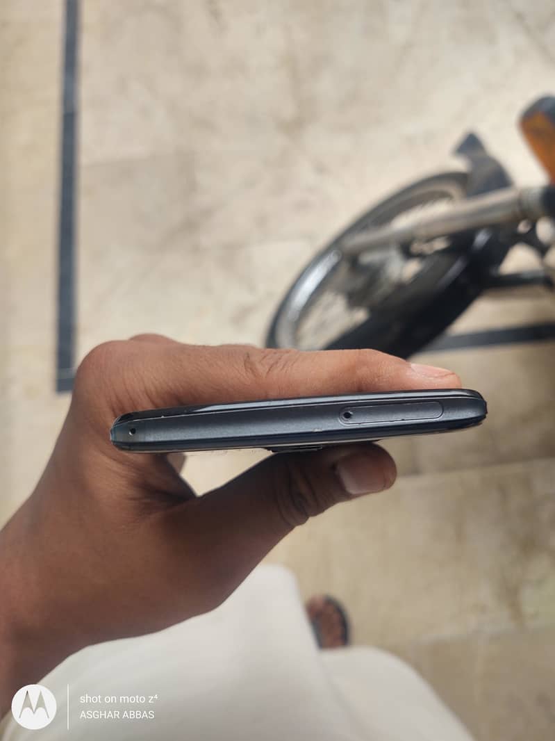 Model: AQUOS ZERO 2 4