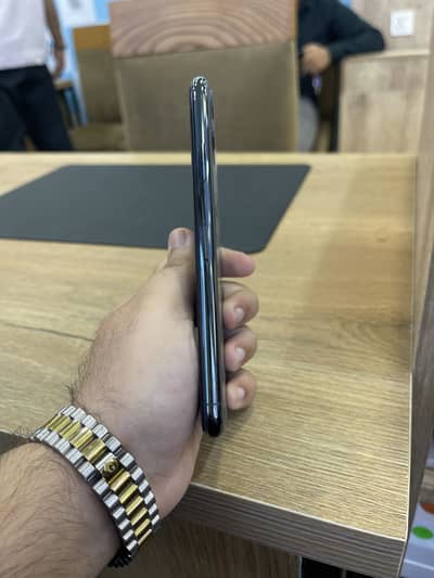 Kindly whatsapp 03004192635