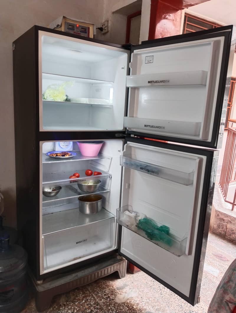 Refrigerator 0