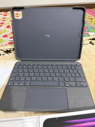 Logi tech Keyboard For iPad 11 Inches