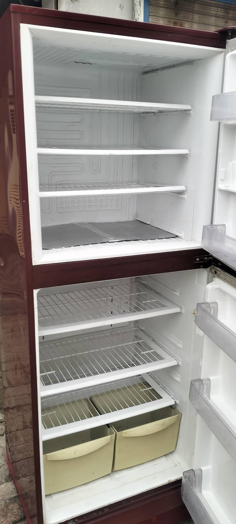 پہلے فل سائز فرج فور سیل 2