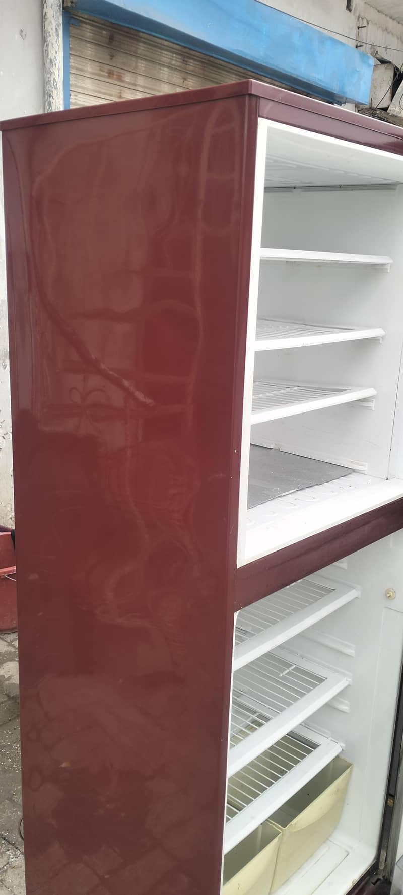 پہلے فل سائز فرج فور سیل 3