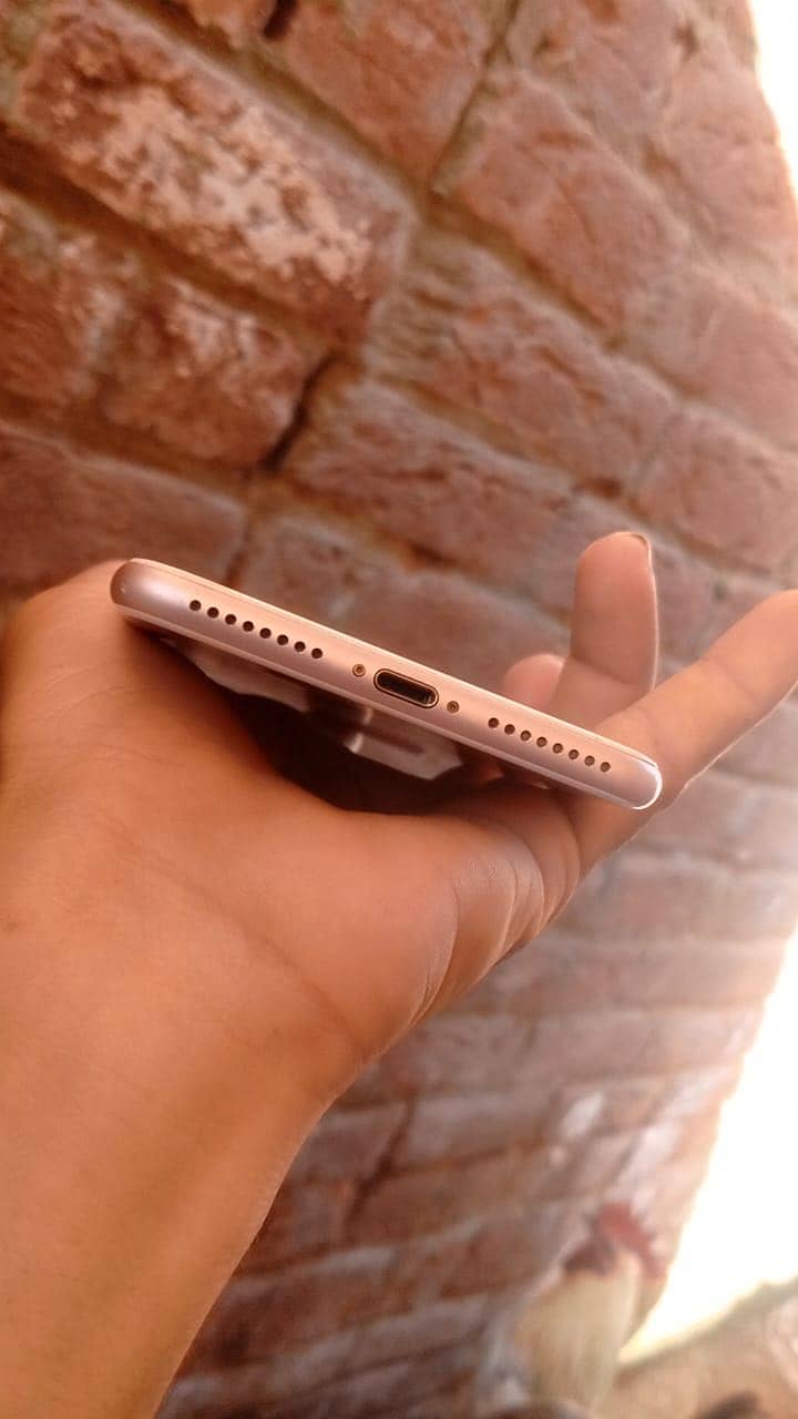 Apple Iphone 7 plus 0