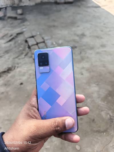 Vivo V21e – Smooth Working – Battery Perfect