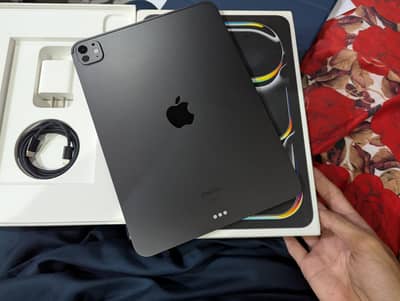 ipad pro M4 Chip 256gb Under 7 months Warranty Neat Condition all ok