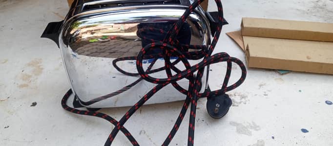 antike toaster at least 30 year old but working