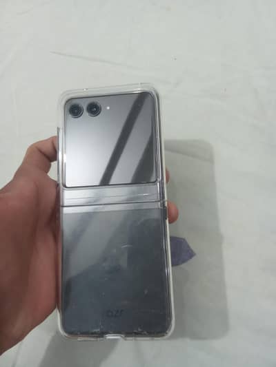 moto razr plus 2023