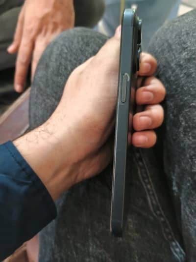 I phone 15 pro max factory unlock 256 gb titanium below 10/9