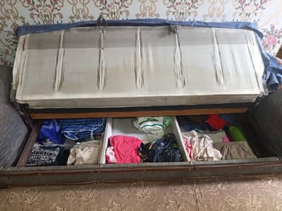 molty foam sofa combed