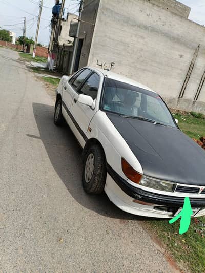 Mitsubishi lancer car with chill ac