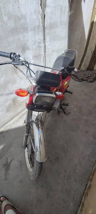 Honda 125 2021 model 03282963321 plzz yahi par ya Whatsapp only contac