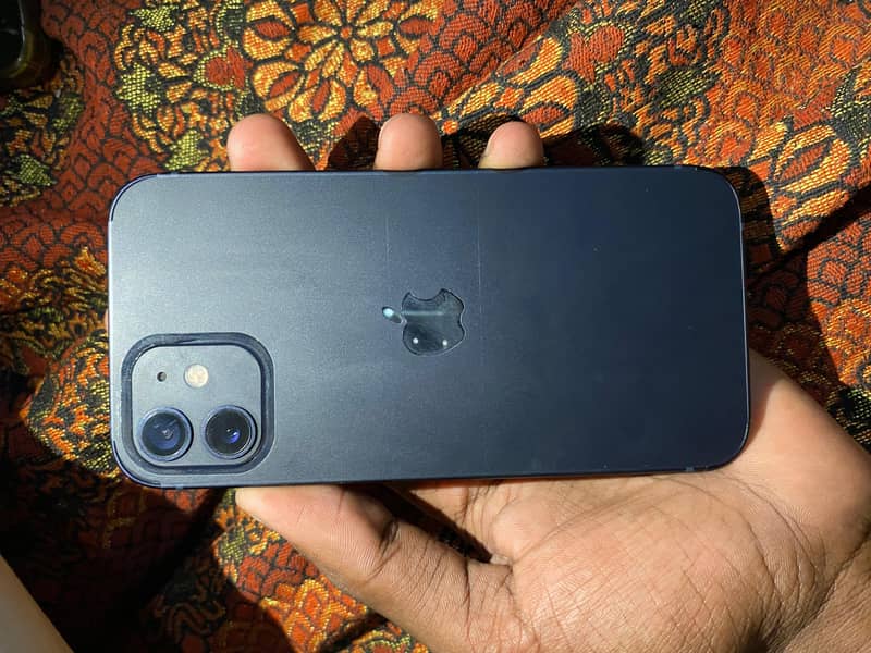 iPhone 12 0