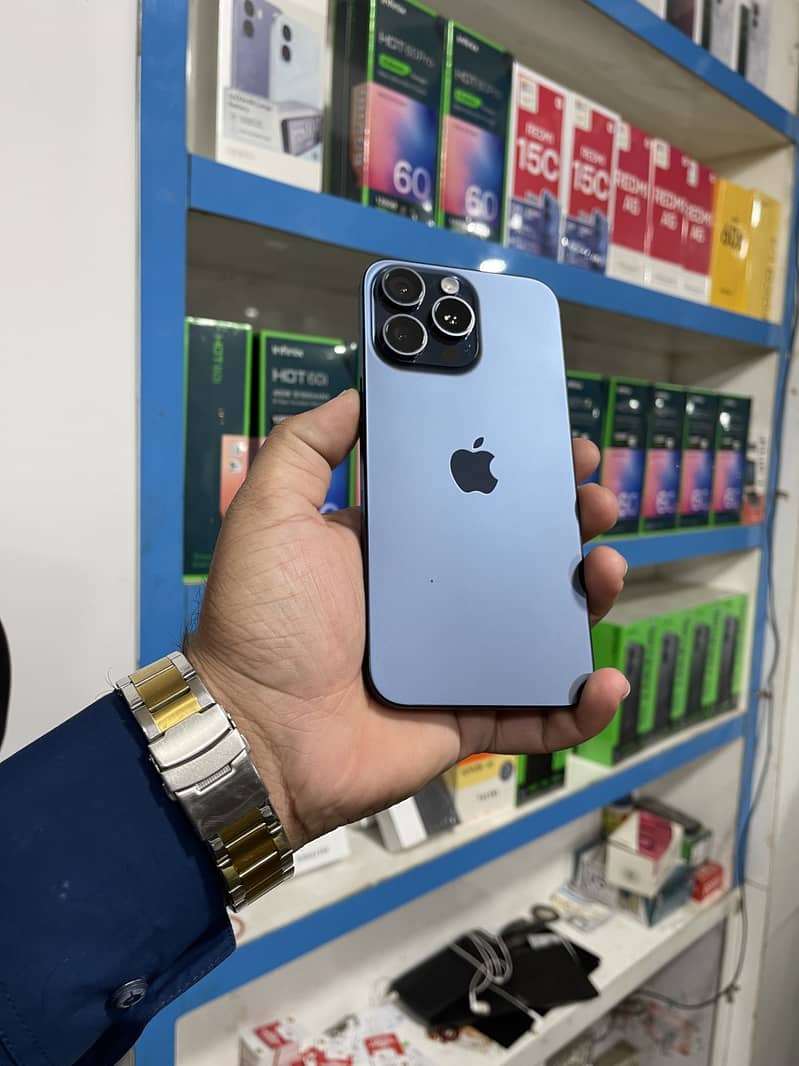 iPhone 15 pro max 12