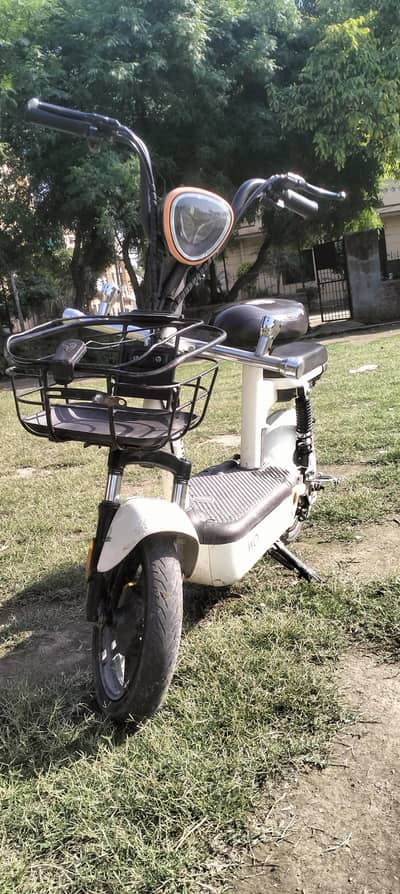 Metro Wonder Scooty 2024 | Excellent Condition | Smooth Rid/metro/evee