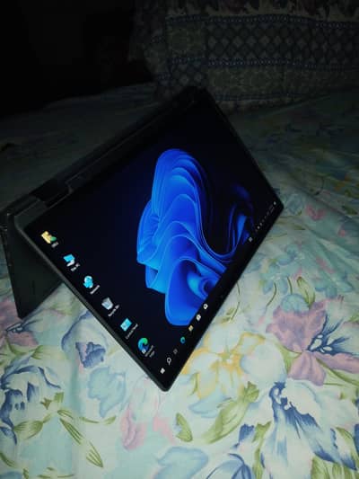 Dell  7420 2-in-1 Touch screen 360° rotate Premium Business Laptop